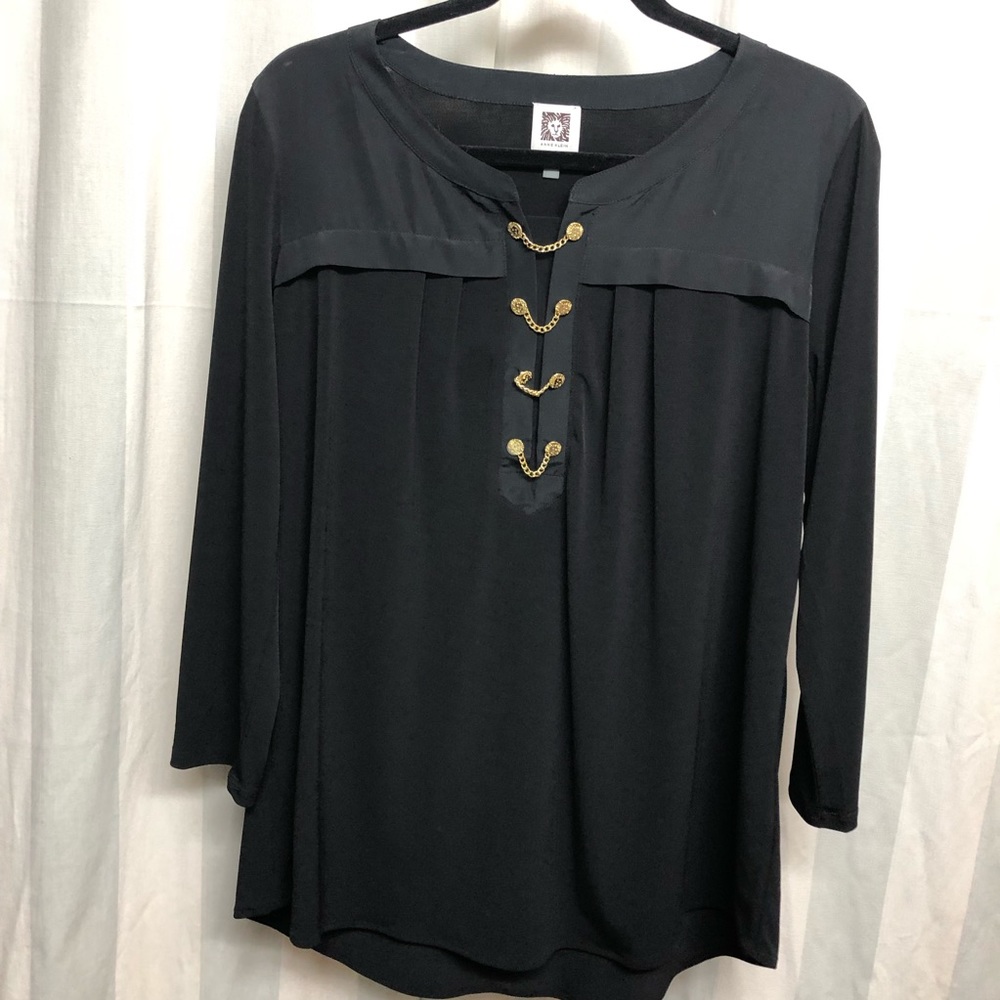 NWOT Anne Klein black top with front chains